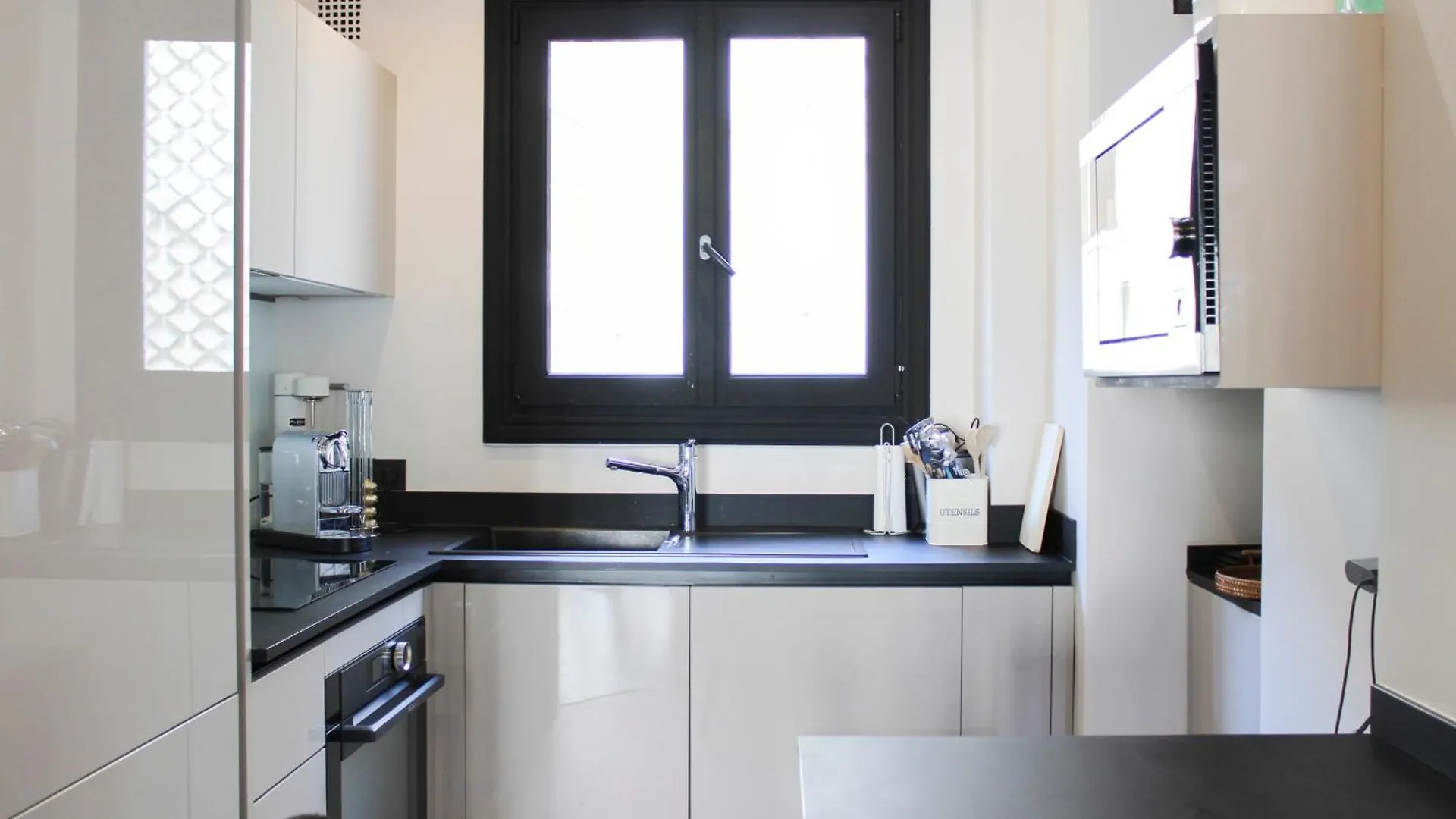 Beautiful Apartment Of 80 M2 Near Wood Of Boulogne Paris France